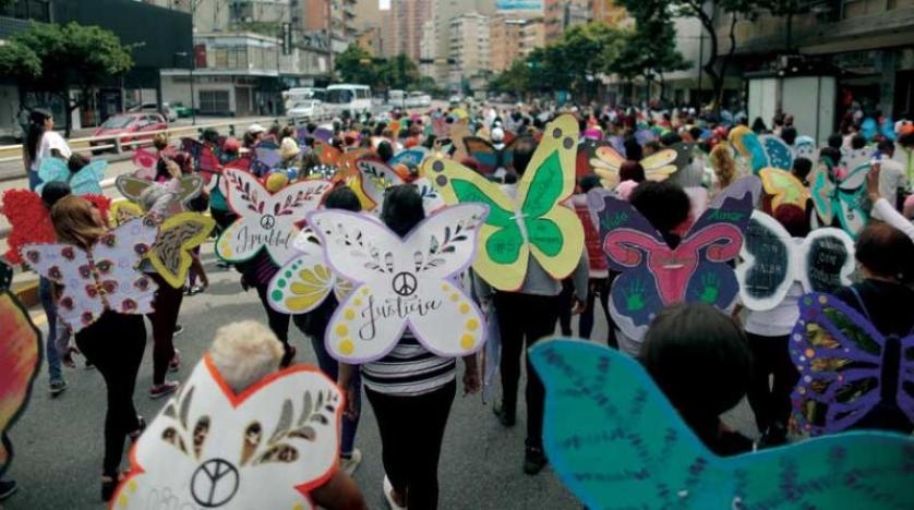 قبل تمجيد الديمقراطية