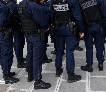 فەرەنسا بۆ شەوی سەری ساڵ 90 هەزار هێزی پۆلیسی بڵاوکردەوە