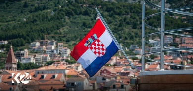 Kirwatya bi fermî bû beşek ji navçeya Euro û Schengen a Yekîtiya Ewropayê