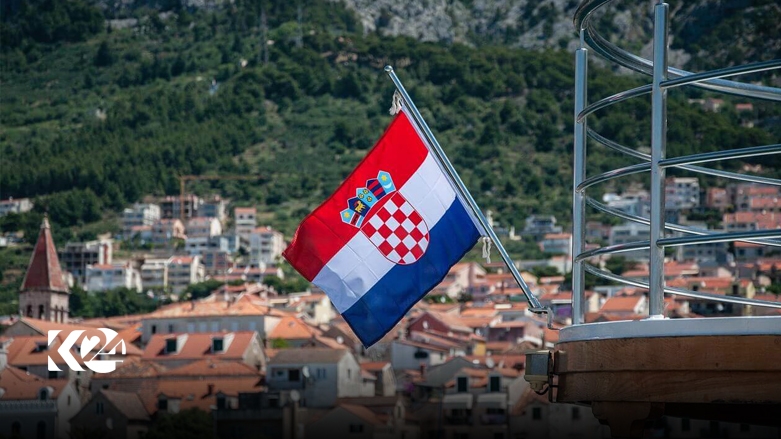 Kirwatya bi fermî bû beşek ji navçeya Euro û Schengen a Yekîtiya Ewropayê