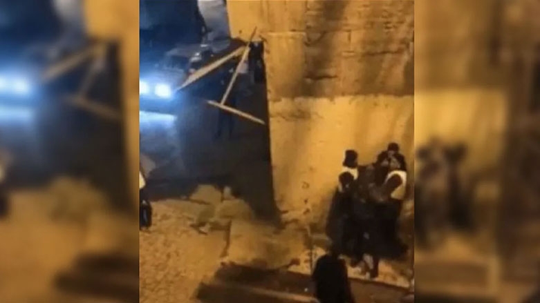 Diyarbekir.. Du polîsên li welatiyekî dabûn ji kar hatin dûrxistin