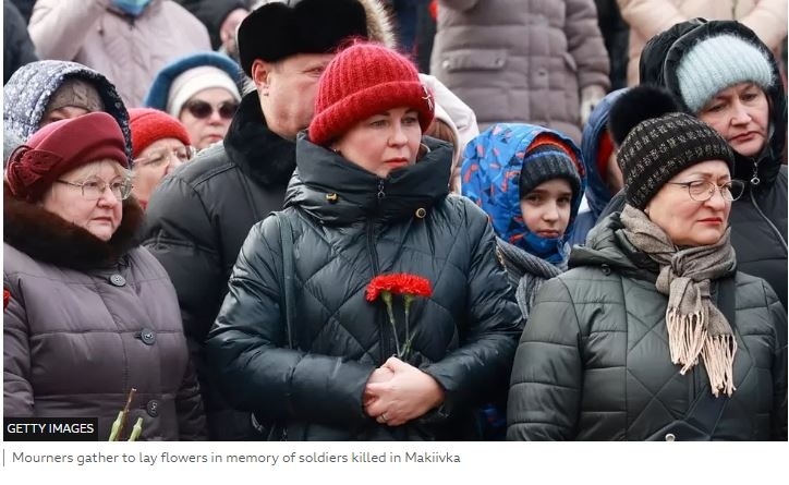 Makiivka: Russia blames missile attack on soldiers' mobile phone use