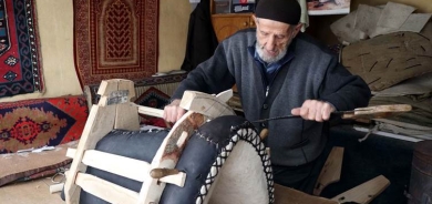 Hosteyê kurtanan ê 80 salî li ser daxwaza gundiyan karê xwe didomîne