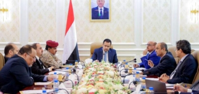 الحكومة اليمنية تستهل العام بتدابير لحماية الاقتصاد وتثبيت سعر العملة