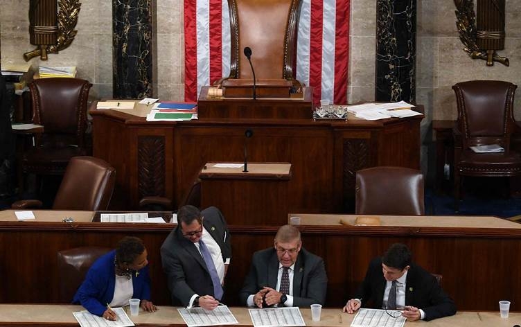 Piştî şeş geran jî Kongreya Amerîkayê nikarî serokekî hilbijêre