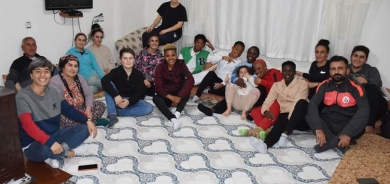 Futbolîstên jin ên Afrîkayî li Colemêrgê fêrî stran û govendên Kurdî dibin