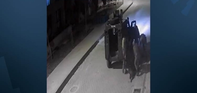 Nisêbîn: Polîsan ji ber cilên Kurdî bi tundî li 2 xortên Kurd dan