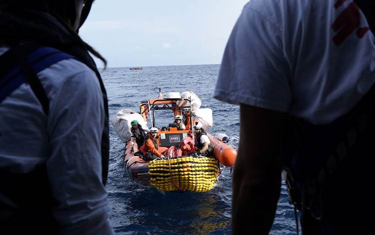 Rêxistina Pizîşkên Bêsînor 73 koçber rizgar kirin