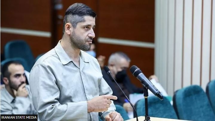 Iran protests: Two men hanged over killing of militiaman