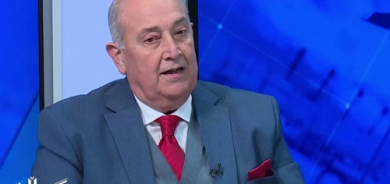 دكتۆر مەحموود ئەلداغر  شارەزا و پسپۆڕی ئابووری بۆ گوڵان:     ناجێگیریی نرخی دینار بەرامبەر دۆلار تەنیا بە هەماهەنگیی نێوان بانكی ناوەندی و حكومەتی فیدڕاڵ چارەسەر دەبێت