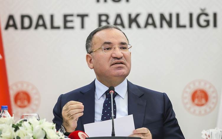 Wezîrê Dadê yê Tirkiyê: Em li ser twîtên Demirtaş kar dikin