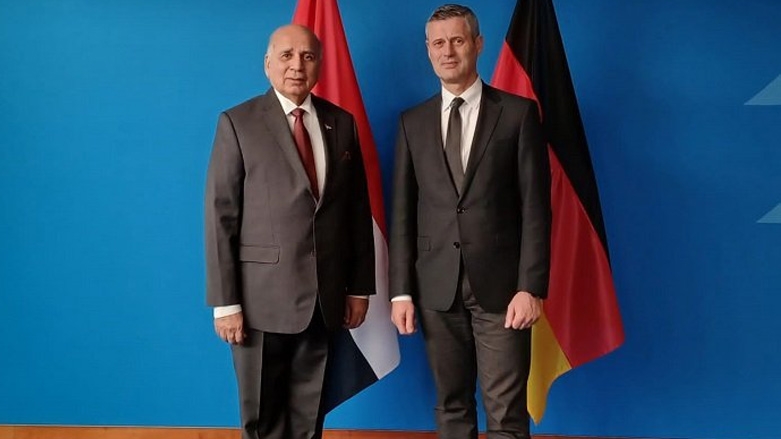 فؤاد حسين وبيرند كروسر يبحثان أوضاع العراقيين ممن رفضت طلبات لجوئهم