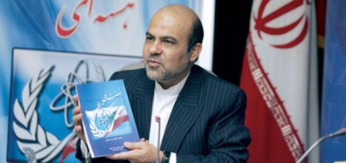 إعدام أكبري يستكمل العزلة الغربية لإيران