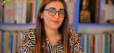 بازرگانیكردن  بە وێنەی ئافرەتان ڕابگرن