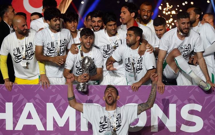 الخارجية العراقية توجه بمنح أعضاء المنتخب جوازات سفر دبلوماسية