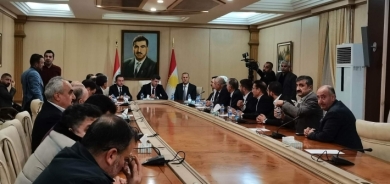 Hejmarek kesayetiyên Bakurê Kurdistanê ji bo beşdarbûna merasîma oxirkirina qurbaniyên bajarê Merdînê gihîştin Duhokê