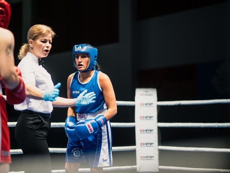 ده‌مه‌وێ خزمه‌تى وولاتى خۆم