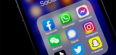 كيف أثّرت «السوشيال ميديا» في اللغة العربية؟