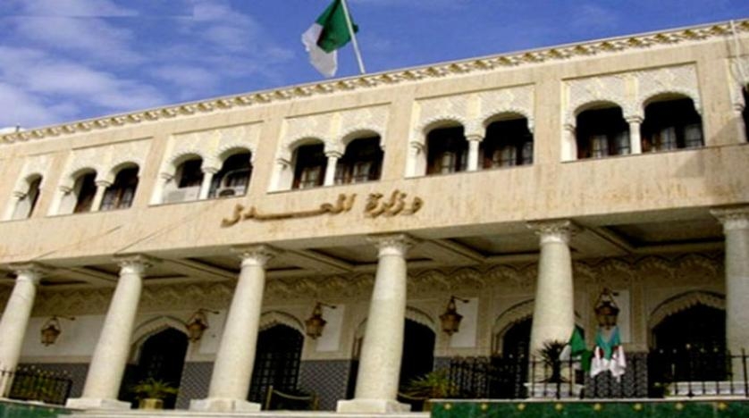 مطالبة «رجال بوتفليقة» بإعادة 35 مليار دولار