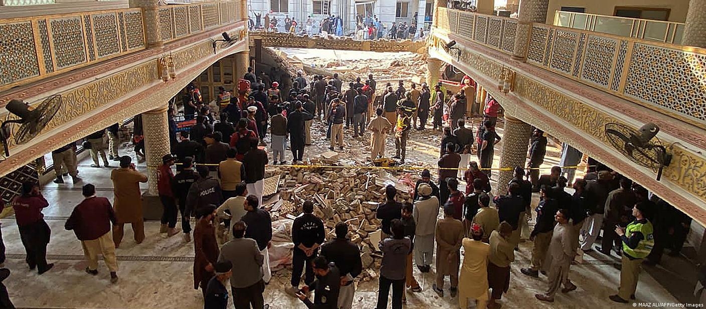 Pakistan: Blast near mosque in Peshawar leaves dozens dead