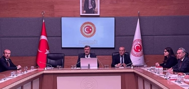 Biryara rakirina parêzbendiya parlamenterekî CHPê û ÎYÎ Partiyê hat dayîn