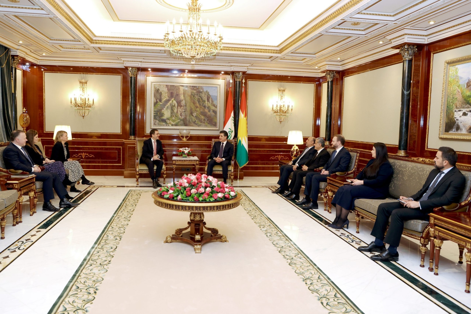 رئيس اقليم كوردستان يلتقي السفير البريطانيي لدى العراق