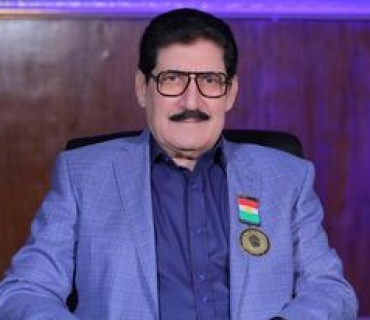 بأي سند قانوني توقف رواتب موظفي كردستان؟