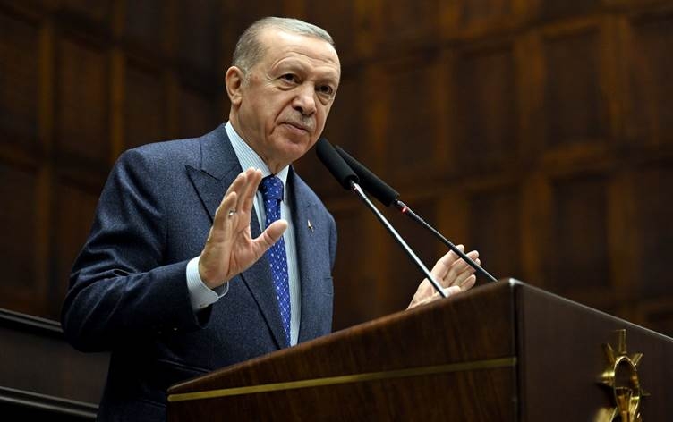 Erdogan bo parlamenterên AKPê: Ez heqê xwe helal nakim