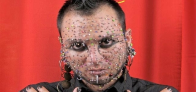 280 سمینی لە ڕوخساری داوە