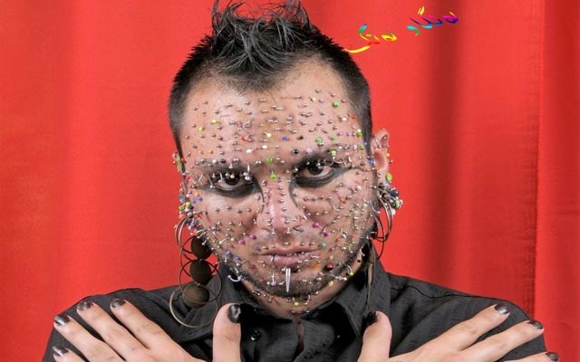 280 سمینی لە ڕوخساری داوە