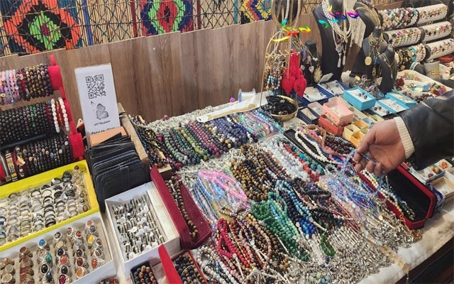 خشڵ و كەرەستەی كوردەواری لە بازاڕی مۆدێرنی شەوانەدا