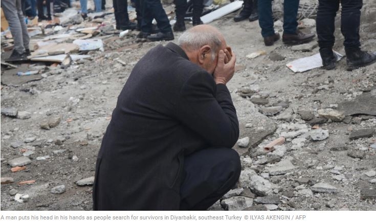 World powers rush to offer Turkey, Syria aid over quake