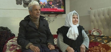 زوجان مسنّان من السليمانية يتبرعان براتبهما ومواد غذائية لمنكوبي الزلزال