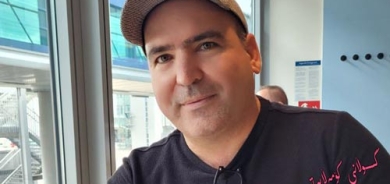 ستیڤان شەمزینی  نووسەر و ڕۆژنامەنووس:     كۆششم بۆ ئەوەیە نەخۆشانی شێرپەنجە بگەیەنمە ئەو بڕوایەی بە هەموو ئازار و دەردەكانیانەوە دەست بە ژیانەوە بگرن