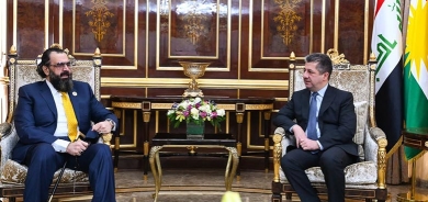 رئيس حكومة إقليم كوردستان يستقبل الشيخ نهرو الشيخ محمد الكسنزاني