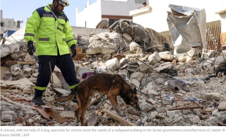 الخوذ البيضاء «مصدومة» من سماح الأمم المتحدة للأسد البت بشأن المساعدات