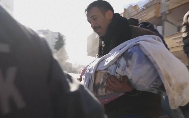 Li Mereşê xelk ji ber kêmasiya kar û xebatên rizgarkirinê aciz e