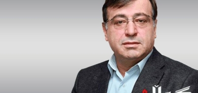 فەرهاد محەمەد ئەندامی بەشی ڕۆشنبیری و ڕاگەیاندنی پارتی دیموكراتی كوردستان:     بۆ ڕەواندنەوەی نائومێدی و چارەسەركردنی كێشەی گەنج یەكەم هەنگاو و بڕیار  دەبێت دیالۆگی كراوە و هەمەلایەنە هەبێت