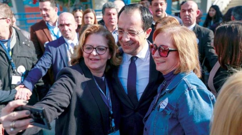 وزير خارجية سابق يفوز برئاسة قبرص