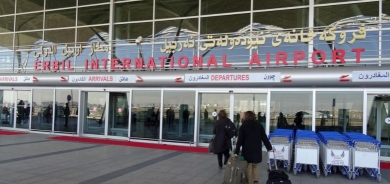 مطار أربيل يعلن بدء بيع الدولار للمسافرين بسعر 1320 ديناراً