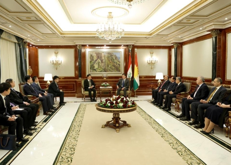 سه‌رۆك نێچيرڤان بارزانى پێشوازى له‌ شاندێكى چينى كرد