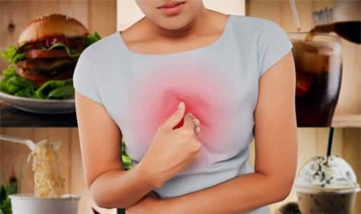 أبرزها القهوة .. 3 مشروبات تسبب عسر الهضم وحرقة المعدة