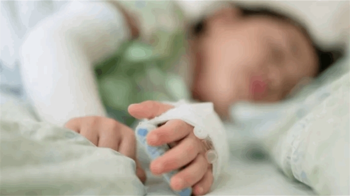 إقليم كوردستان يرسل أول طفل مصاب بالسرطان للعلاج في إسبانيا