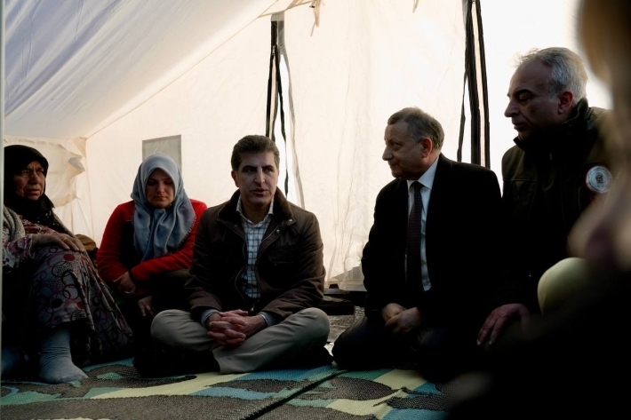 Nêçîrvan Barzanî serdana kampên mexdûrên erdhejê yên li Bakurê Kurdistanê kir