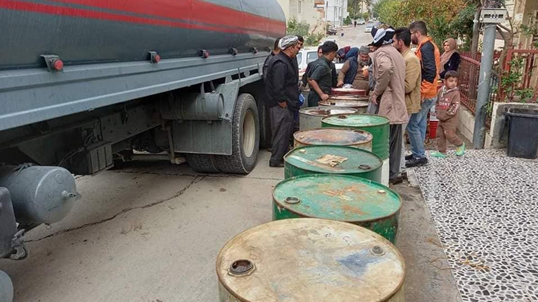 الثروات الطبيعية: بدأ توزيع النفط الأبيض في ضواحي مدن الاقليم