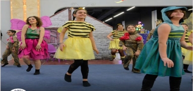 نمایشی هەنگە دڵخۆشەكان Happy Bees