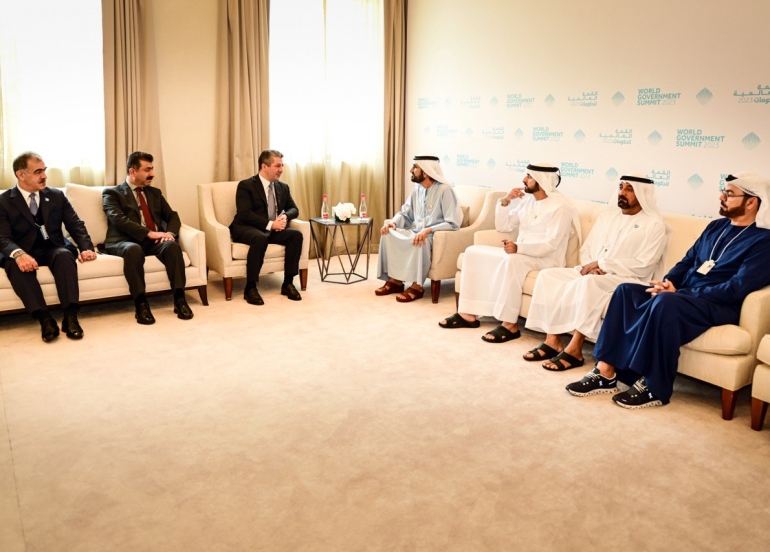 گەڕان بە دوای شێوازی دەوڵەتمەداریی مسرور بارزانی  لە پەنێڵەكانی لوتكەی حكومەتەكانی جیهاندا