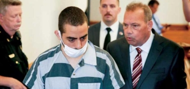 إيران «تكافئ» مهاجم سلمان رشدي بقطعة أرض