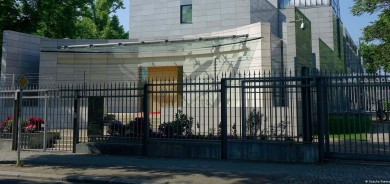 Germany expels 2 Iran envoys over death sentence