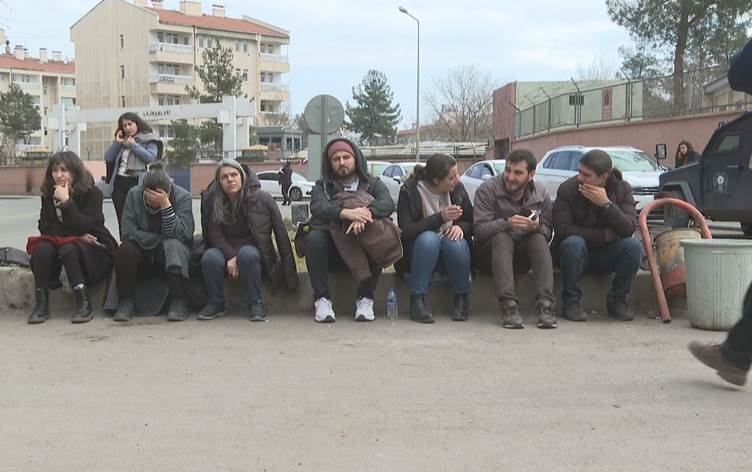 Li Amedê welatî ji hilweşandina avahiyan bi gazin in: Me derziyeke xwe jî xelas nekir